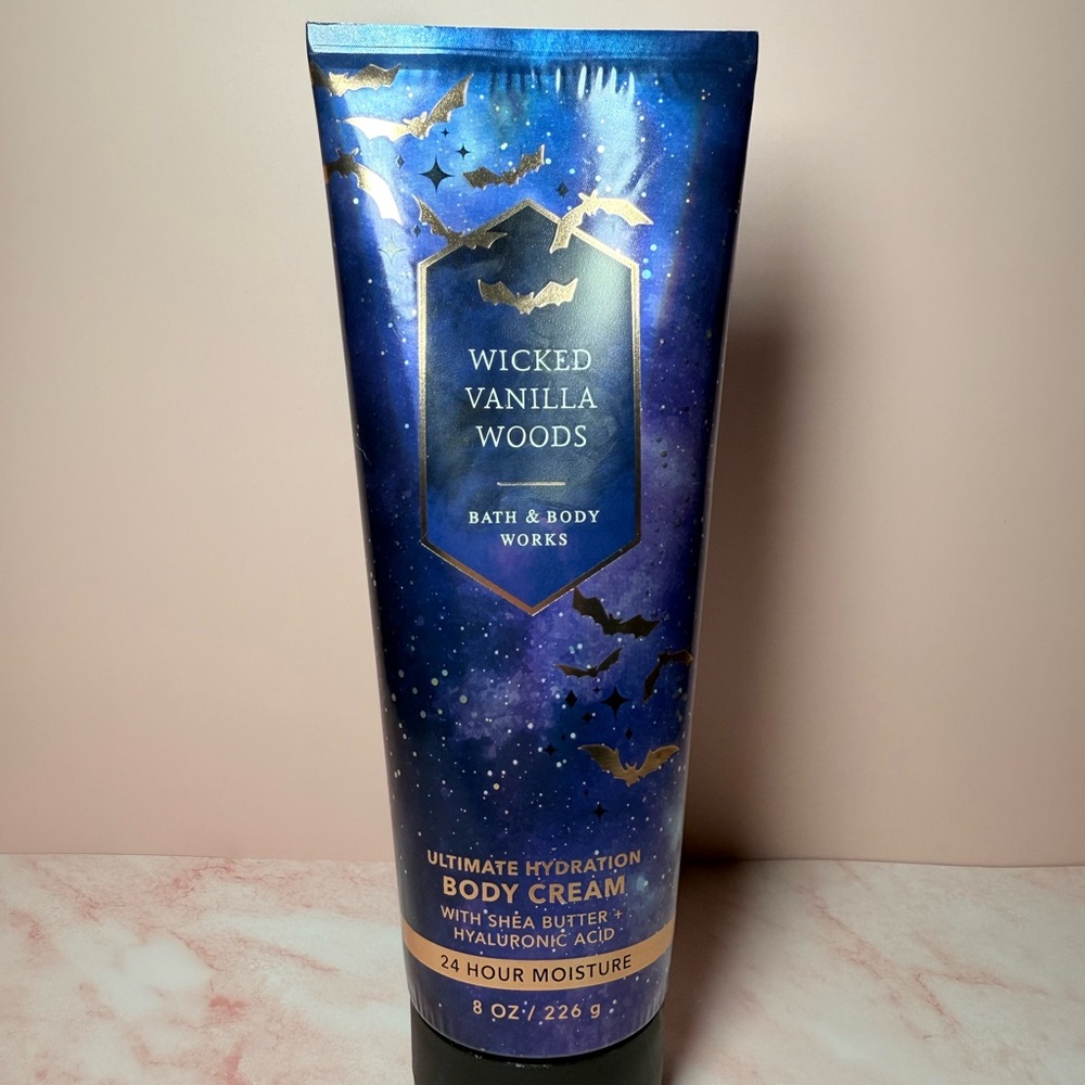Bath & Body Works Wicked Vanilla Woods Body Cream - Blue and Gold